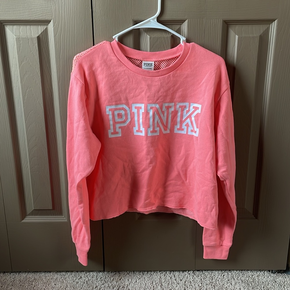 🍑 NWOT Victoria Secret Pink Cropped Logo Sweatshirt